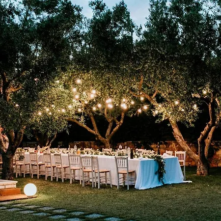 ヴィラ Artina Luxury Keri