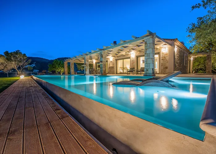 Artina Luxury Villa *