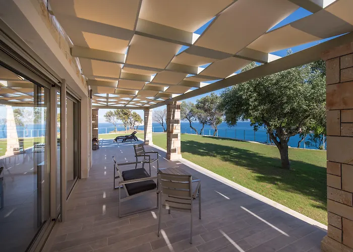 Artina Luxury Villa *