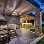 Вилла Artina Luxury *