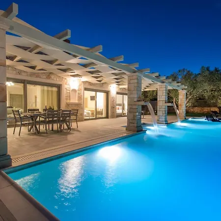 Artina Luxury Vila Keri