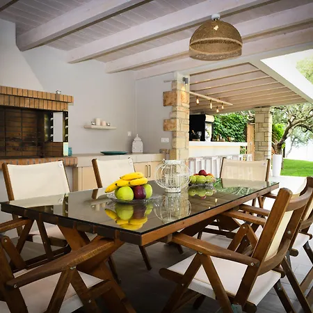 Artina Luxury Villa *