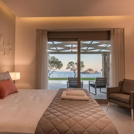 Villa Artina Luxury Villa *