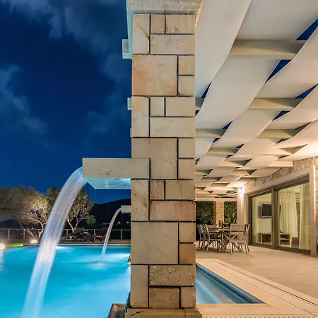 Villa Artina Luxury *
