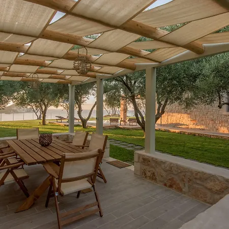Artina Luxury Villa
